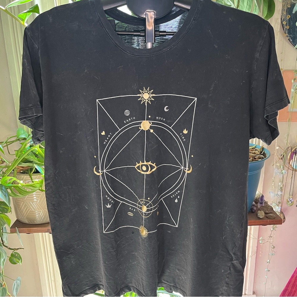Distressed Black Celestial Graphic T-Shirt